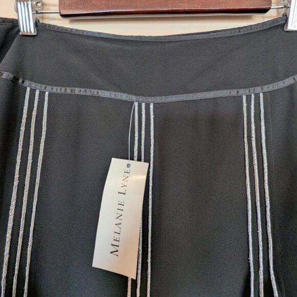 Studio Bill Blass NWT Women's Panelled Chiffon Skirt with Silver Lurex Stitching - Picture 3 of 5